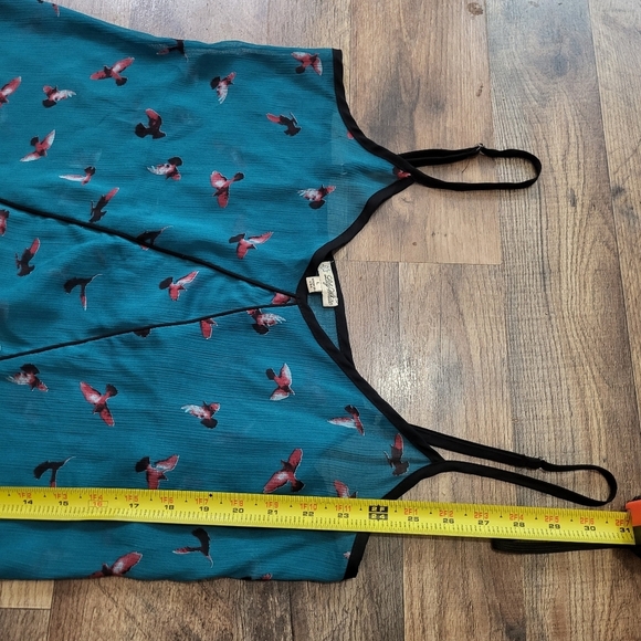Lily White Flowy Sheer Blue & Black Bird Tank Top Size Large - Picture 4 of 8